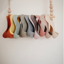 Last inn bildet i Galleri-visningsprogrammet, Mushie Silikon Smekke - Warm Taupe