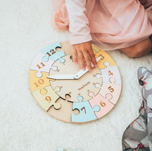 Last inn bildet i Galleri-visningsprogrammet, Montessori Toy Clock- FORHÅNDSBESTILLING
