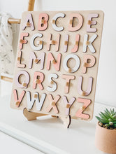 Last inn bildet i Galleri-visningsprogrammet, Alphabet Puzzle
